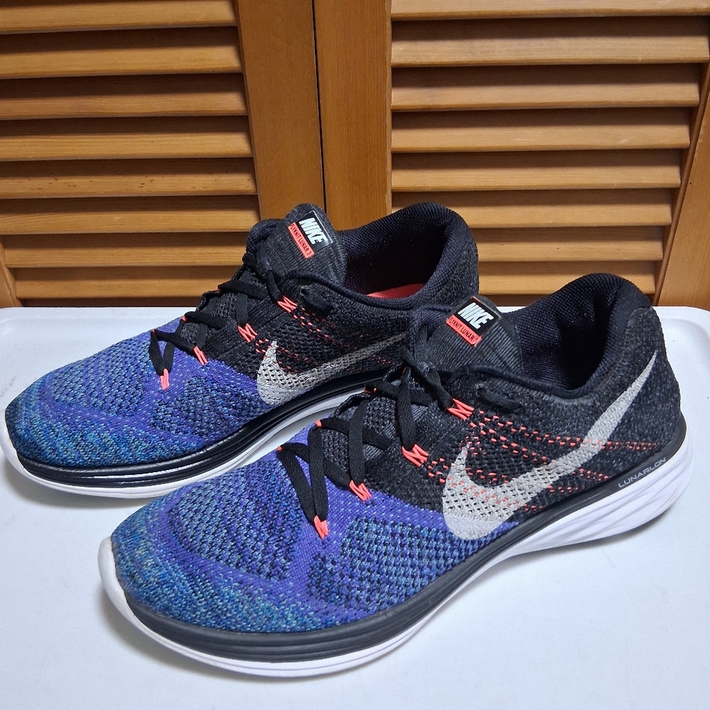 NIKE FLYKNIT LUNAR 3 BLACK/ PERSIAN VIOLET/HOT LAVA MEN'S RUNNING SHOE SIZE 12.5